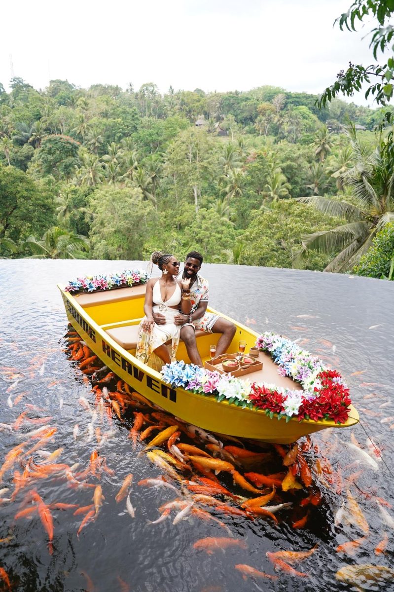 Infinity pool flower boat overlooking the valley